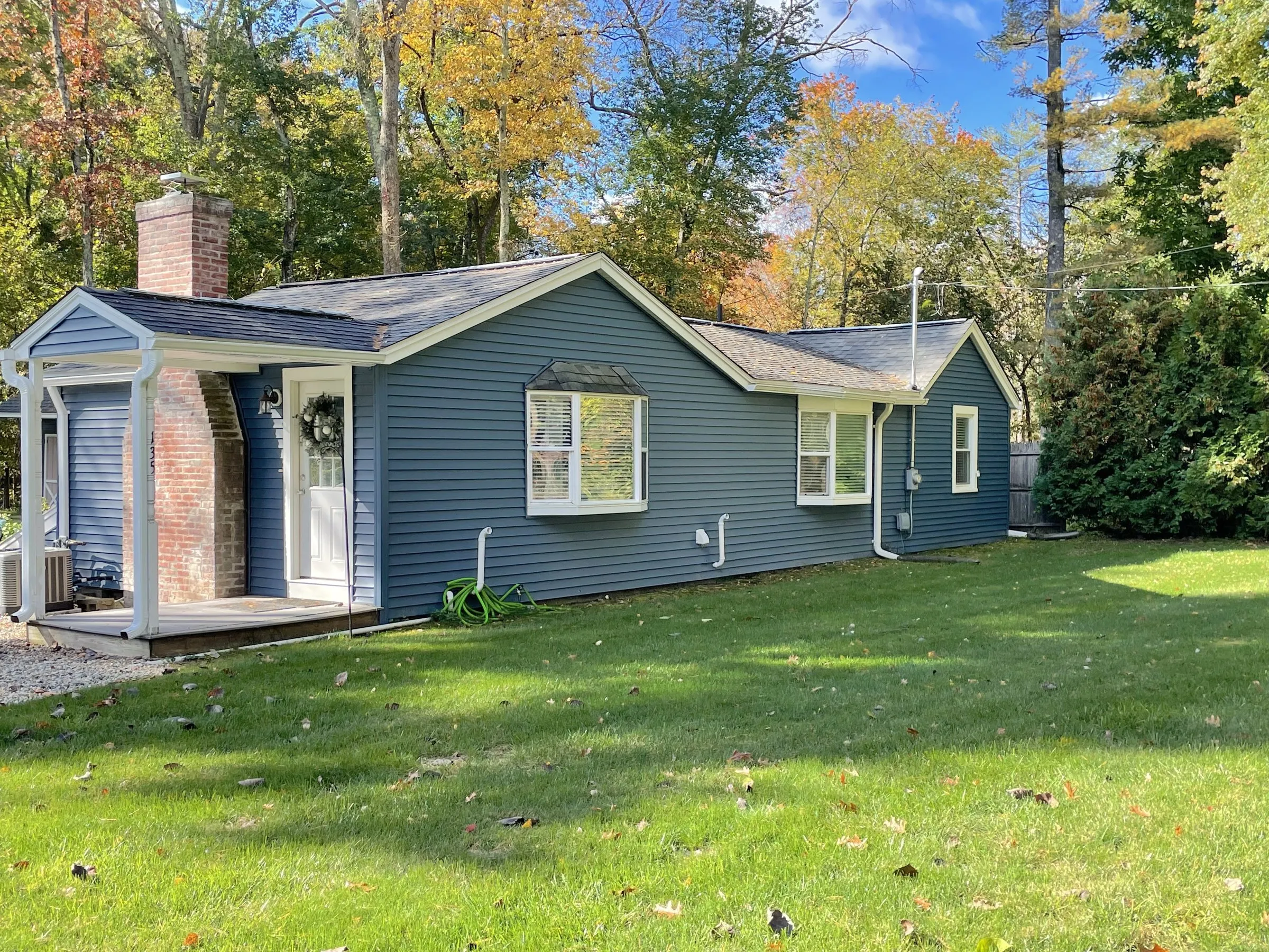 135 East Longmeadow Road, Hampden