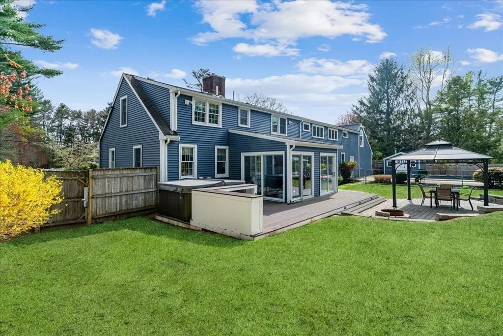 112 Donna Drive, Hanover