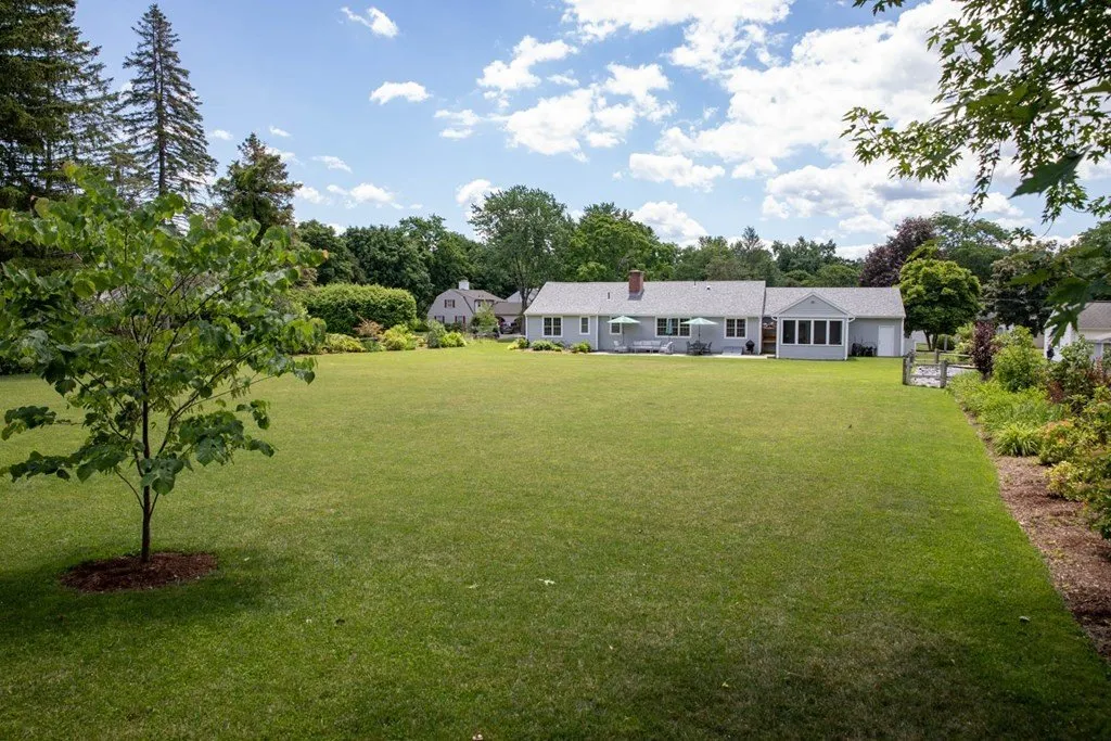 38 E Primrose Drive, Longmeadow